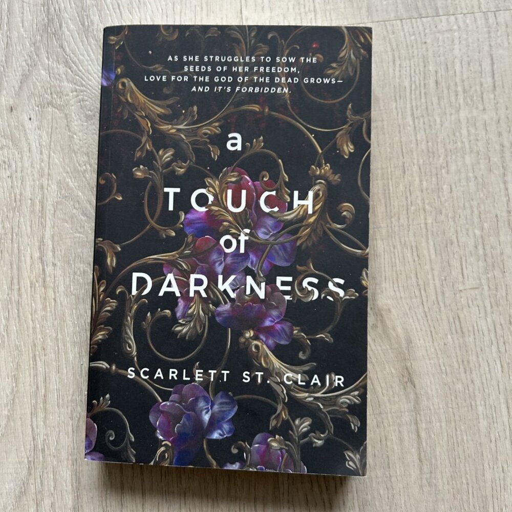 A Touch of Darkness- Scarlett St Clair; paperback